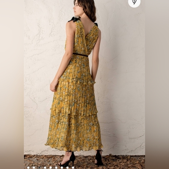 Lulus Such Sophistication Yellow Floral Print Pleated Maxi feminine Dress Size L - Picture 4 of 15